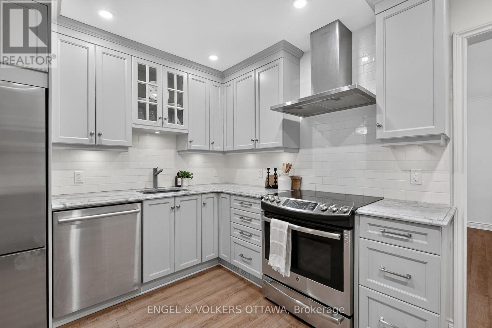 7 - 55 Whitemarl Drive, Ottawa, Ontario  K1L 8J9 - Photo 4 - X13823206