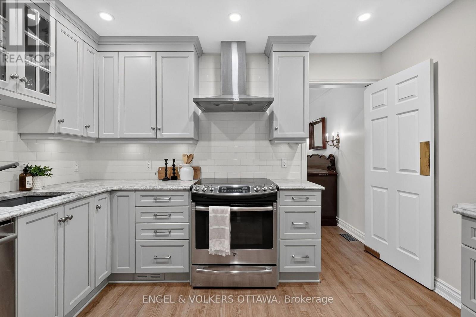 7 - 55 Whitemarl Drive, Ottawa, Ontario  K1L 8J9 - Photo 6 - X13823206