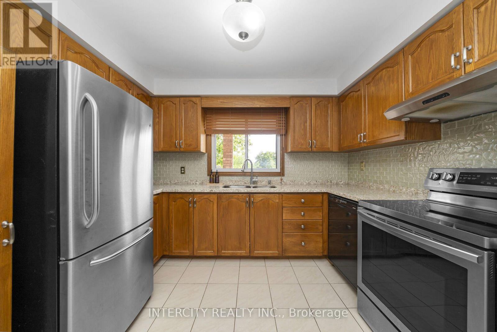57 Kaiser Drive, Vaughan (West Woodbridge), Ontario  L4L 3V2 - Photo 13 - N13823440