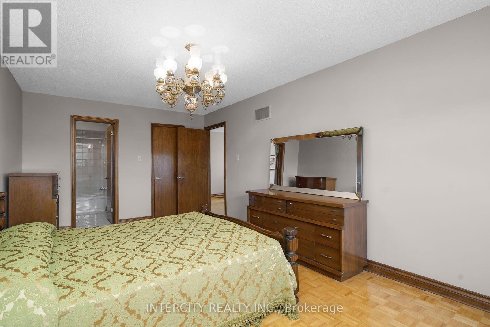 57 Kaiser Drive, Vaughan (West Woodbridge), Ontario  L4L 3V2 - Photo 24 - N13823440