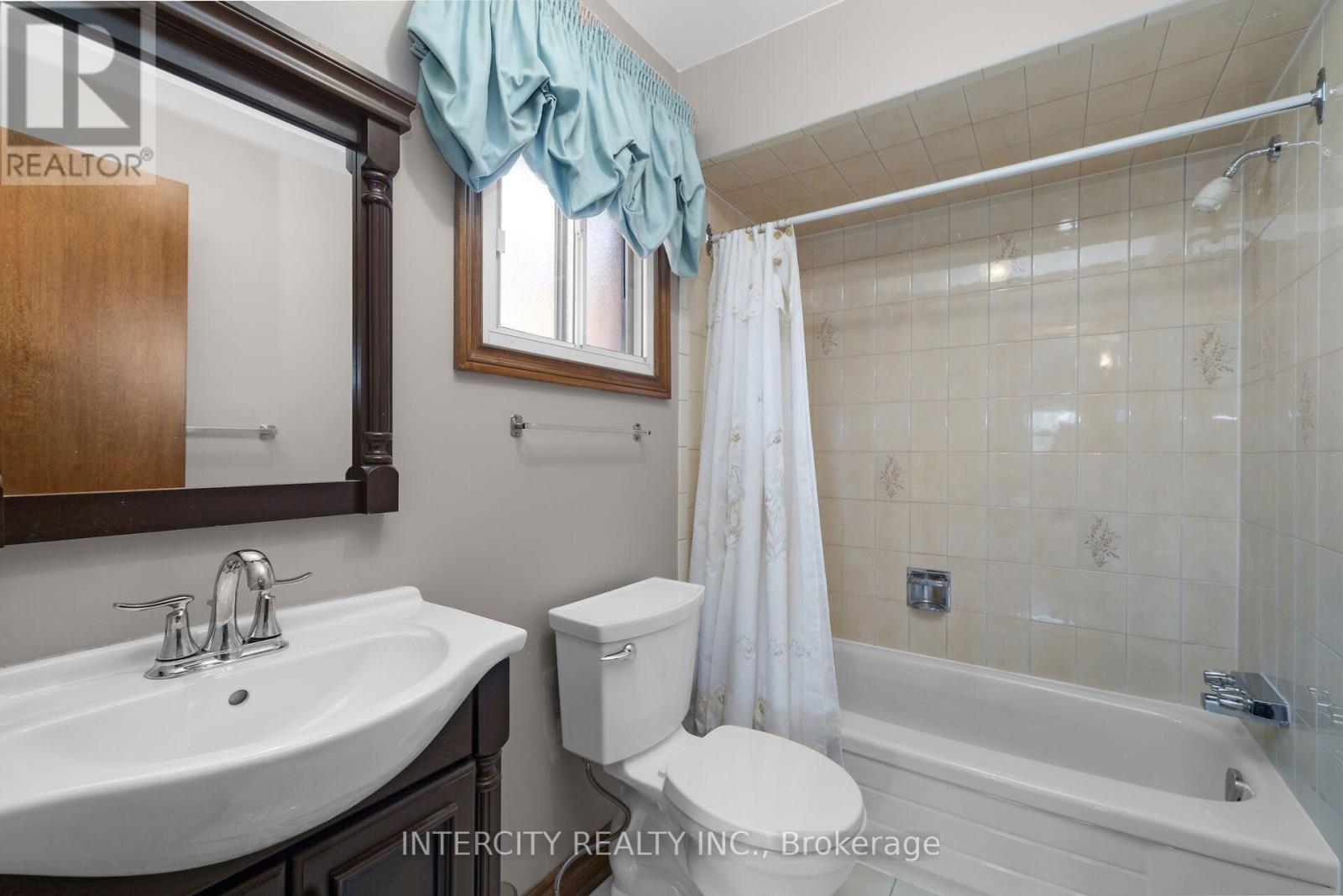 57 Kaiser Drive, Vaughan (West Woodbridge), Ontario  L4L 3V2 - Photo 25 - N13823440
