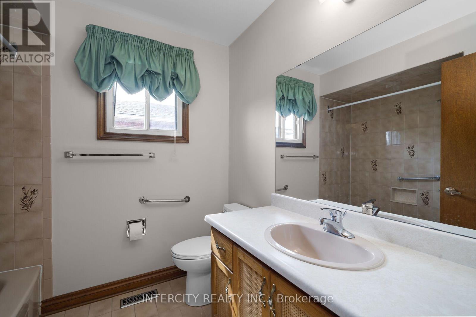 57 Kaiser Drive, Vaughan (West Woodbridge), Ontario  L4L 3V2 - Photo 45 - N13823440