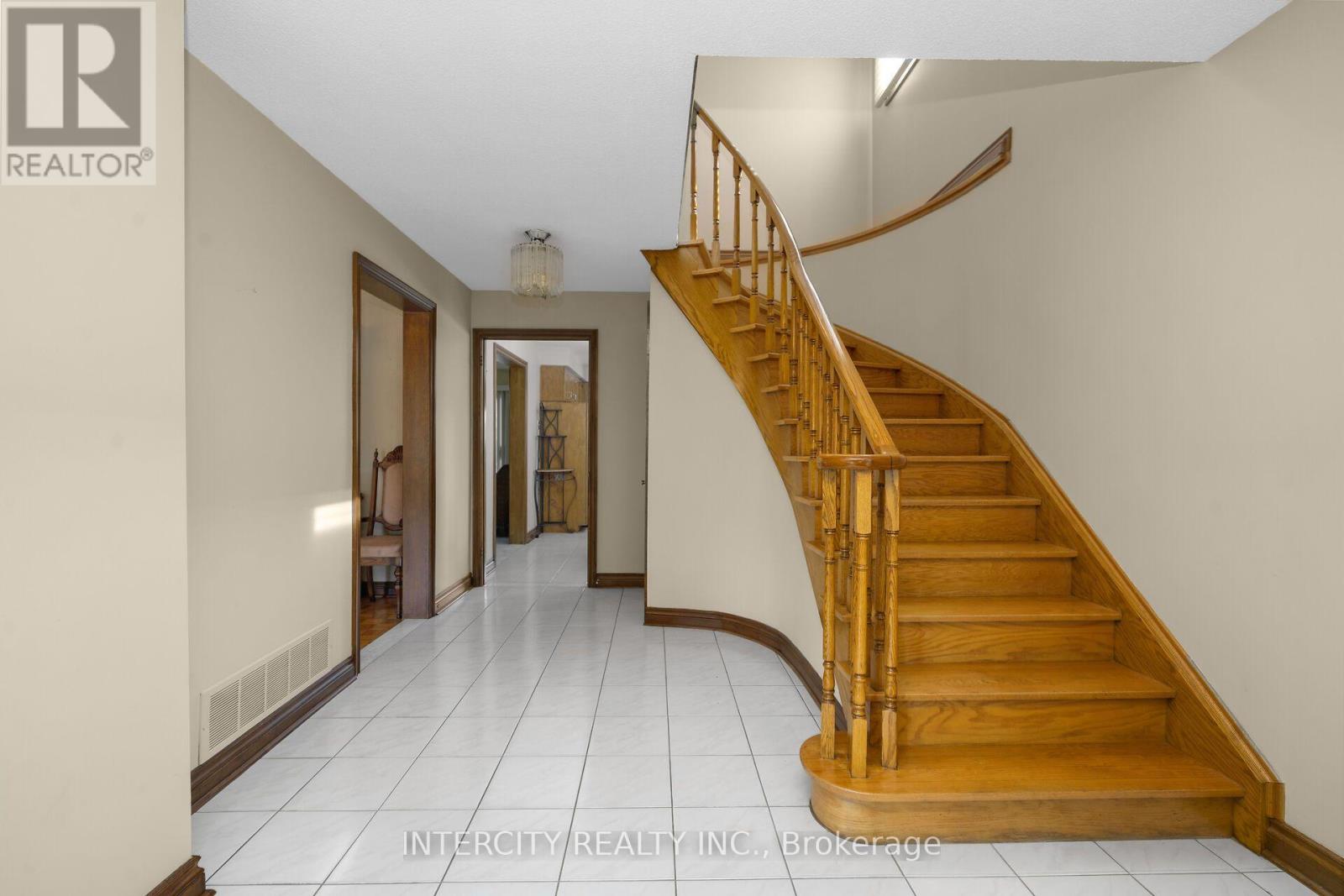 57 Kaiser Drive, Vaughan (West Woodbridge), Ontario  L4L 3V2 - Photo 6 - N13823440