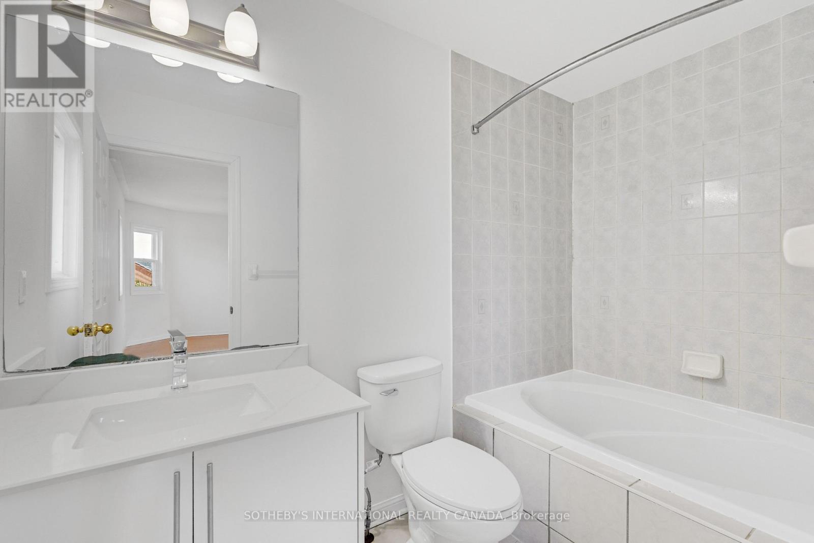 94 Formosa Drive, Richmond Hill (Rouge Woods), Ontario  L4S 1T1 - Photo 11 - N13823544