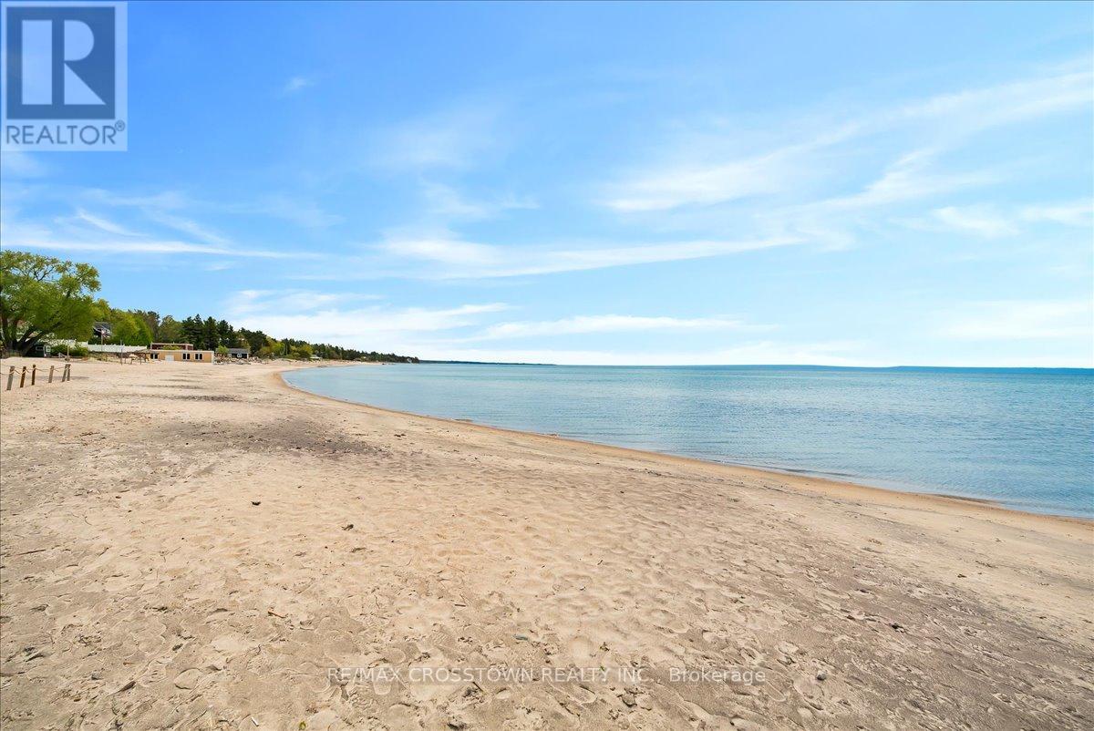 369 Balm Beach Road W, Tiny, Ontario  L0L 2J0 - Photo 13 - S13823358