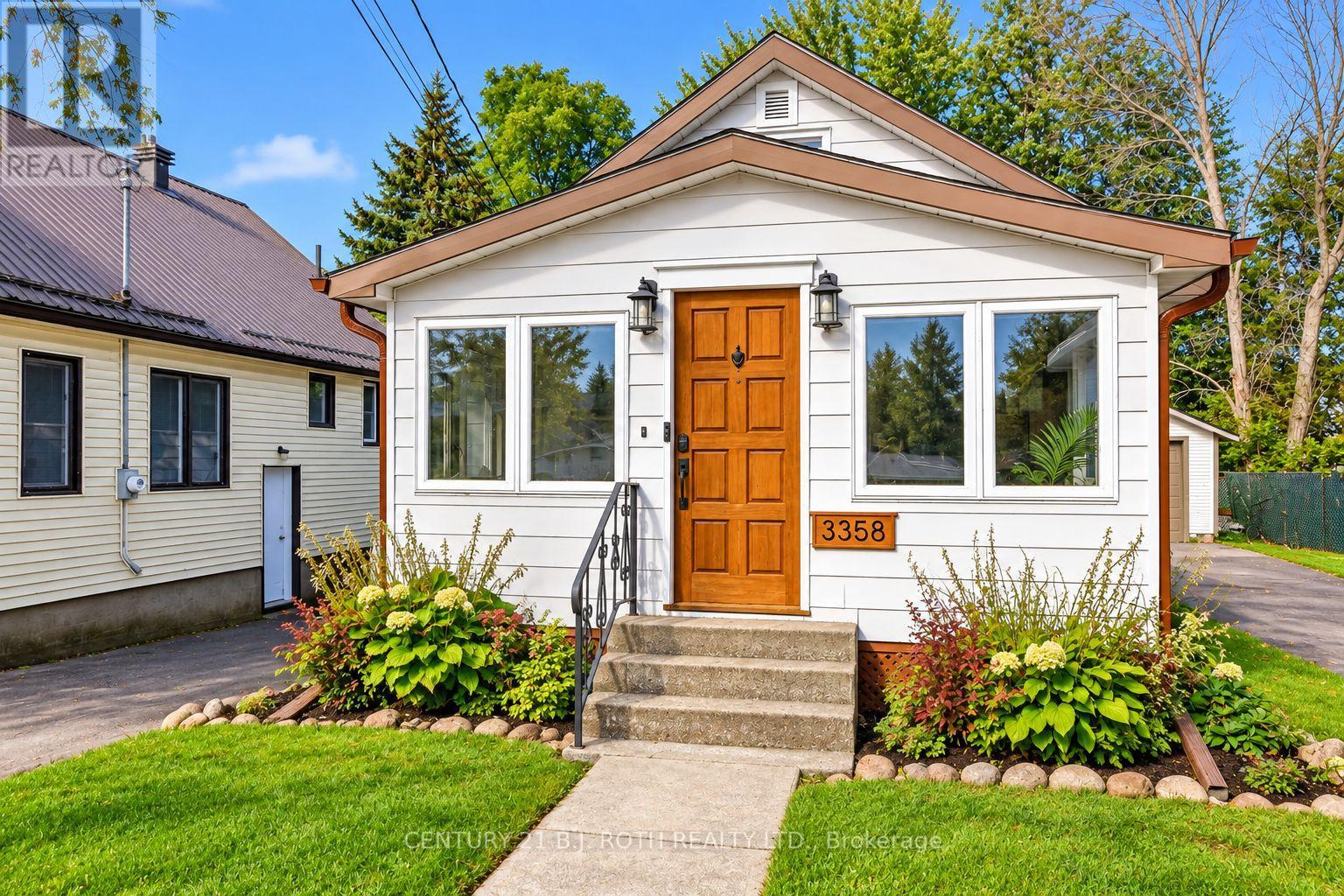 3358 MUSKOKA STREET, Severn, Ontario