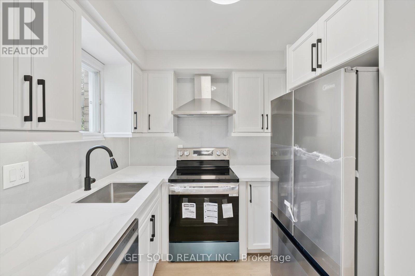 232 Kozlov Street, Barrie (West Bayfield), Ontario  L4N 7H6 - Photo 9 - S13823468