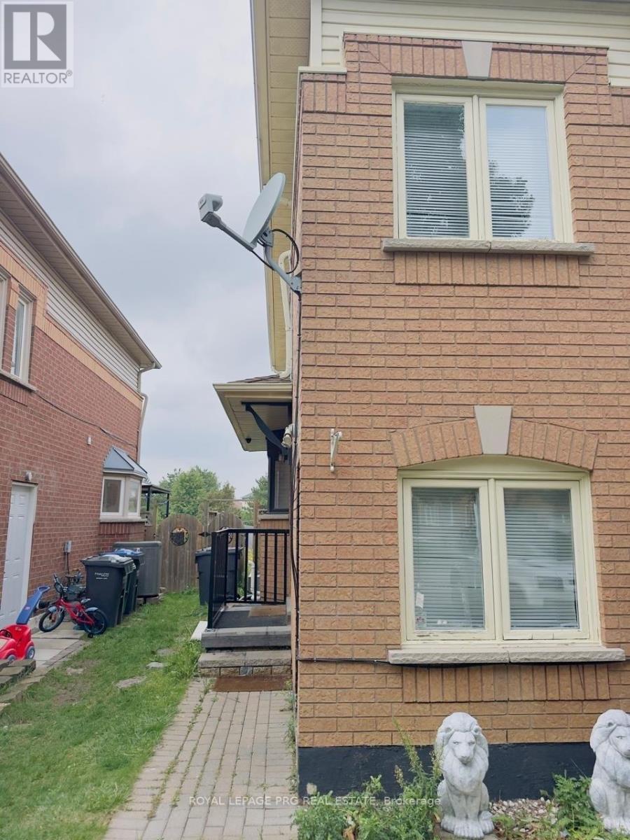 126 RAINFOREST DRIVE N, Brampton, Ontario