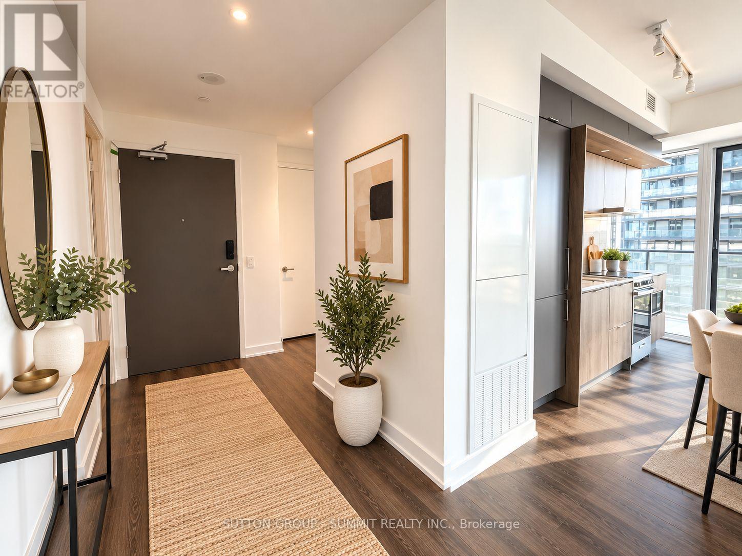 5903 - 448 Burnhamthorpe Road W, Mississauga (City Centre), Ontario  L5B 0R4 - Photo 3 - W13823196