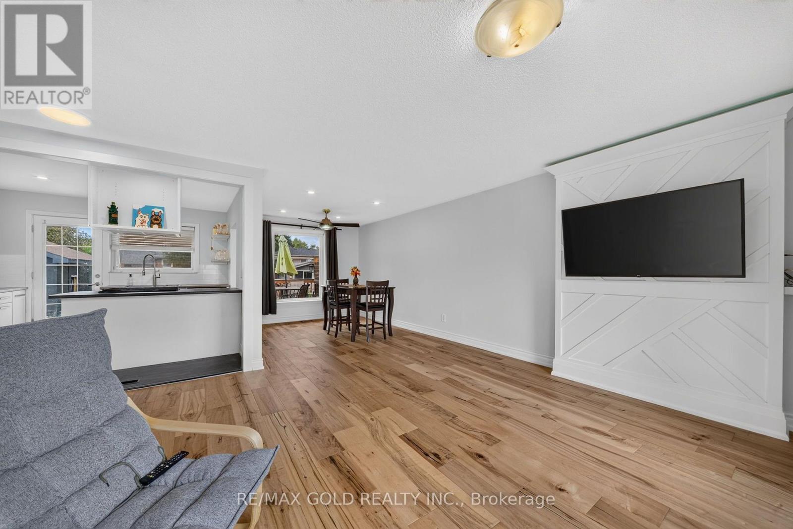 12 Alexandria Crescent, Brampton (Avondale), Ontario  L6T 1N3 - Photo 11 - W13823242