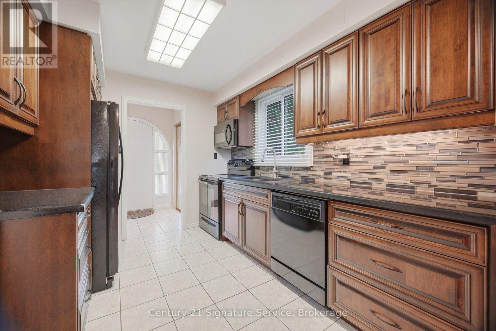 1166 Grand Boulevard, Oakville (Fa Falgarwood), Ontario  L6H 2V1 - Photo 14 - W13823256