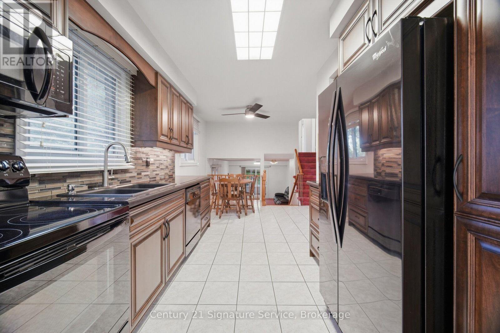 1166 Grand Boulevard, Oakville (Fa Falgarwood), Ontario  L6H 2V1 - Photo 16 - W13823256