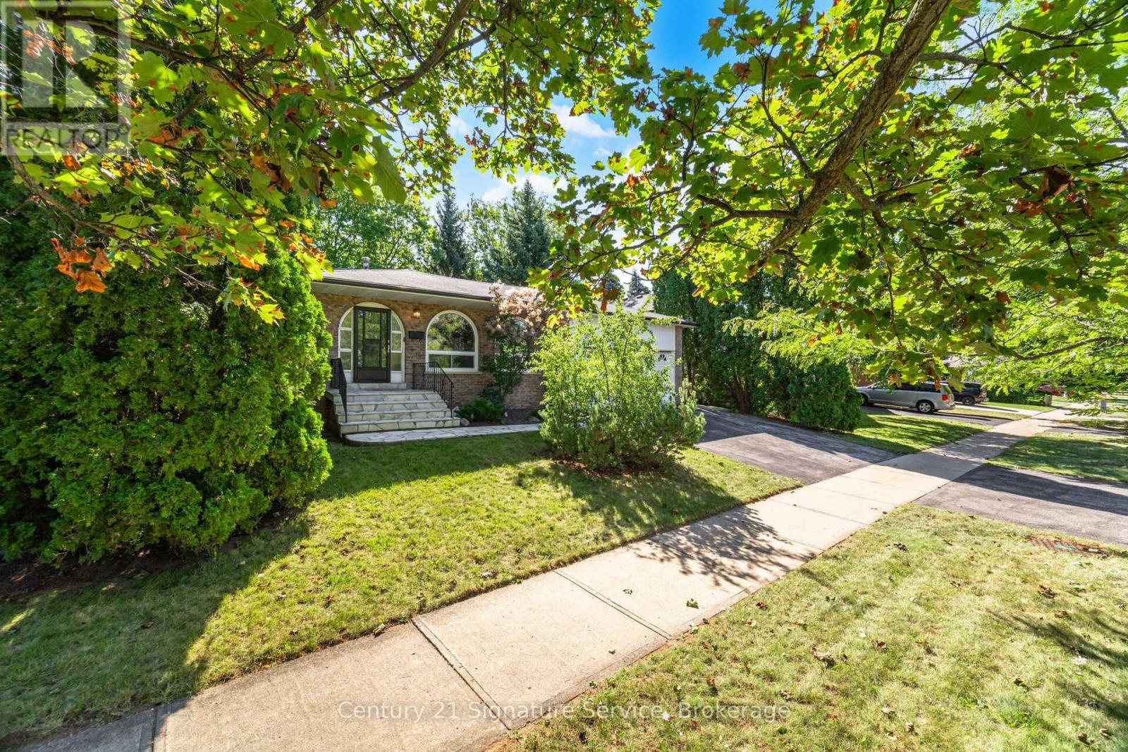 1166 Grand Boulevard, Oakville (Fa Falgarwood), Ontario  L6H 2V1 - Photo 2 - W13823256