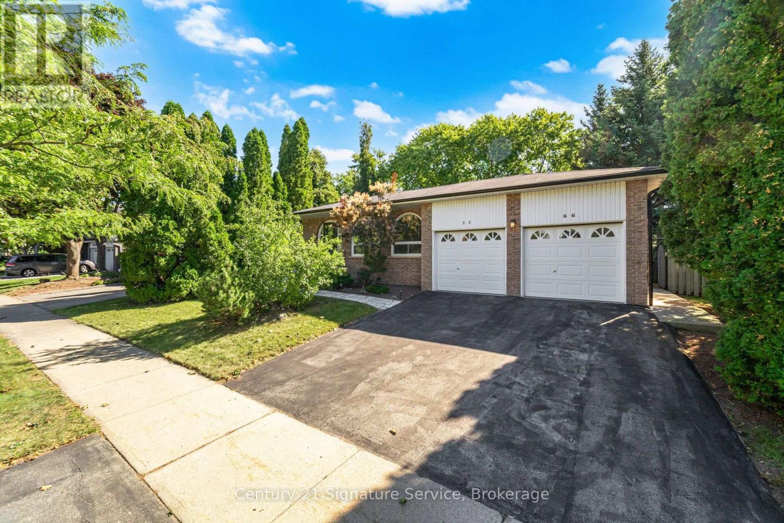 1166 Grand Boulevard, Oakville (Fa Falgarwood), Ontario  L6H 2V1 - Photo 3 - W13823256
