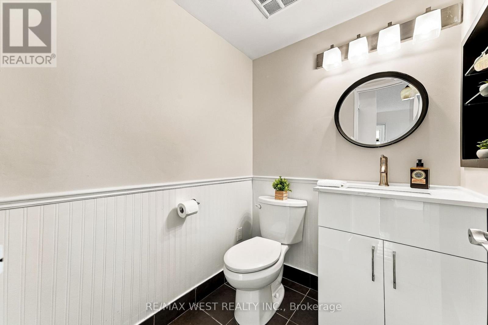 1009 - 1320 Islington Avenue, Toronto (Islington-City Centre West), Ontario  M9A 5C6 - Photo 12 - W13823278