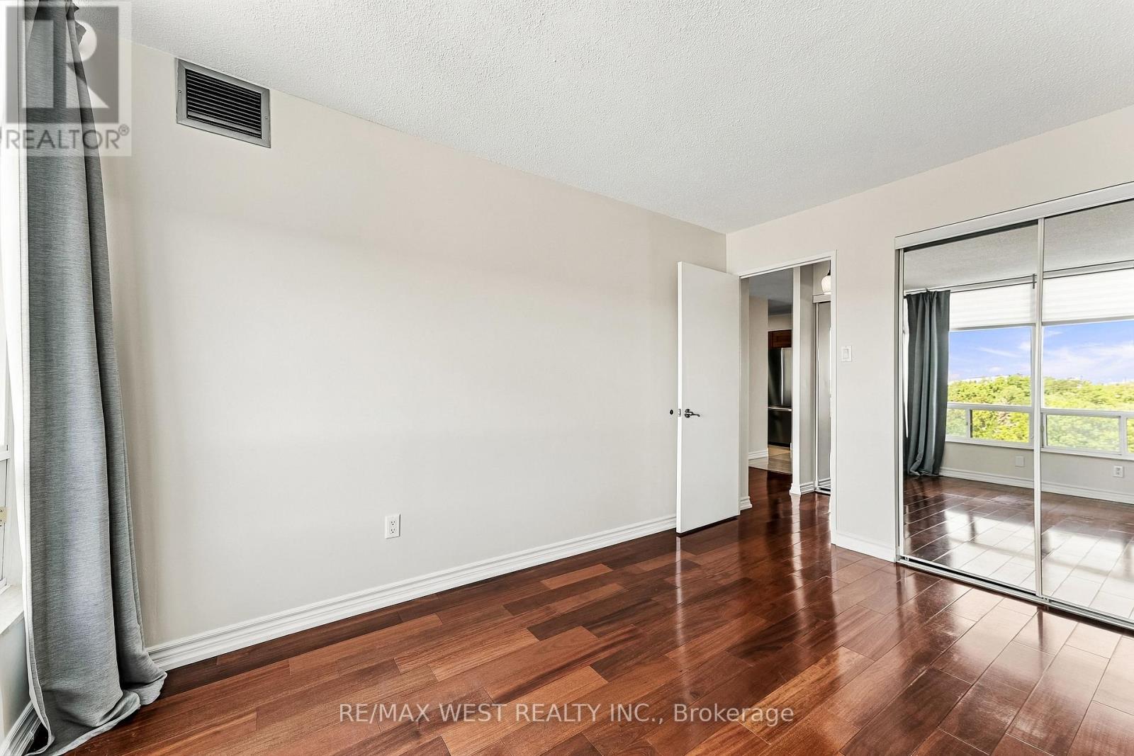 1009 - 1320 Islington Avenue, Toronto (Islington-City Centre West), Ontario  M9A 5C6 - Photo 18 - W13823278