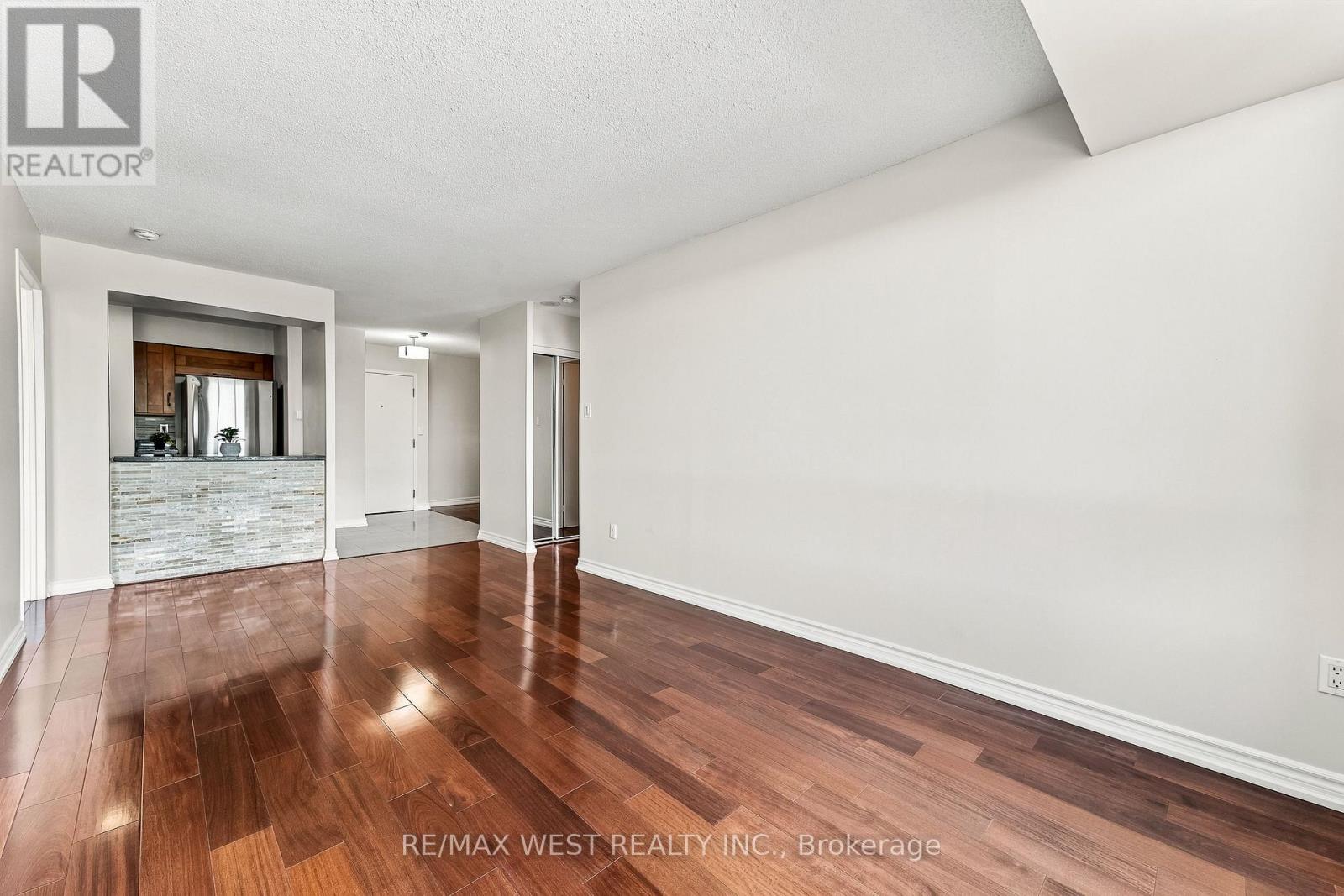 1009 - 1320 Islington Avenue, Toronto (Islington-City Centre West), Ontario  M9A 5C6 - Photo 8 - W13823278