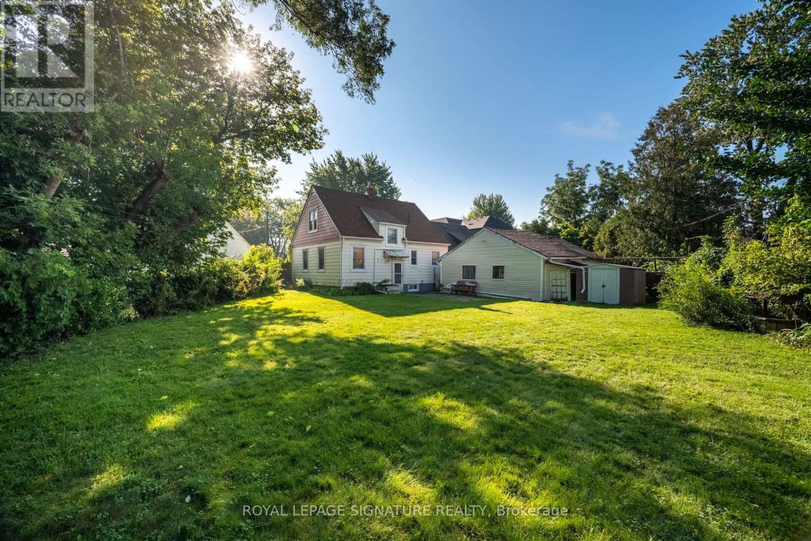 15 Kemp Square, Toronto (Brookhaven-Amesbury), Ontario  M6M 2V5 - Photo 35 - W13823314