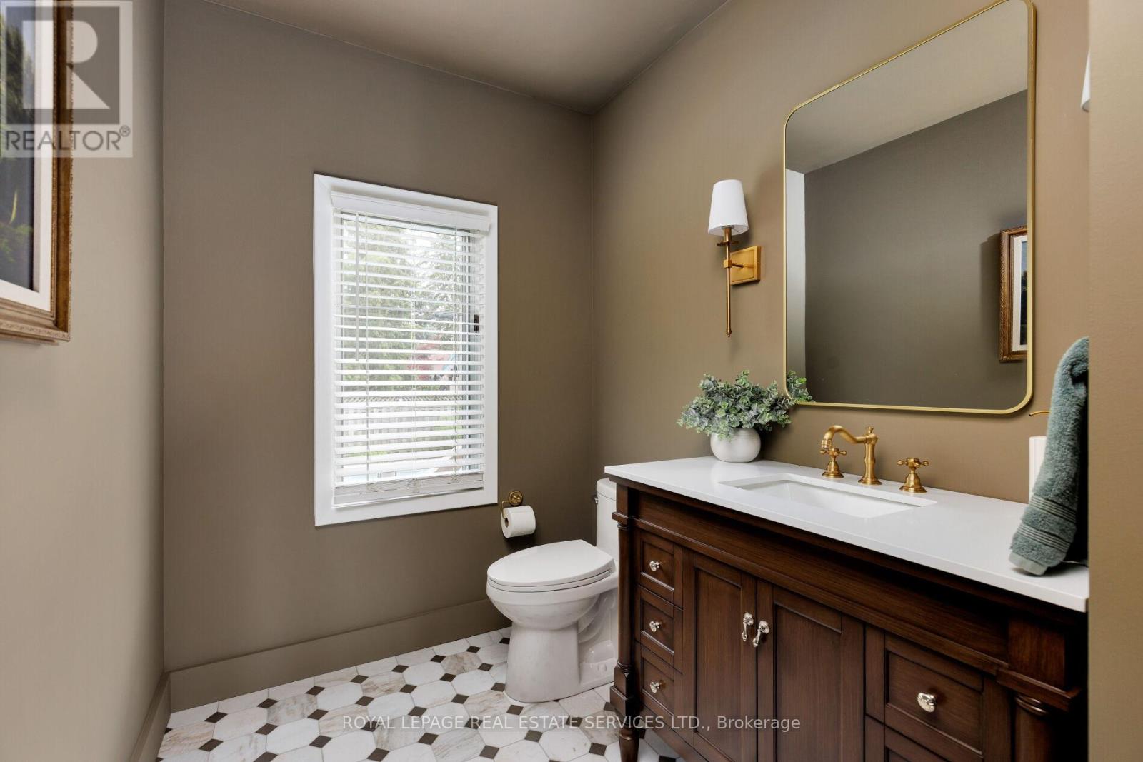 35 Bywood Drive, Toronto (Princess-Rosethorn), Ontario  M9A 1M1 - Photo 20 - W13823470