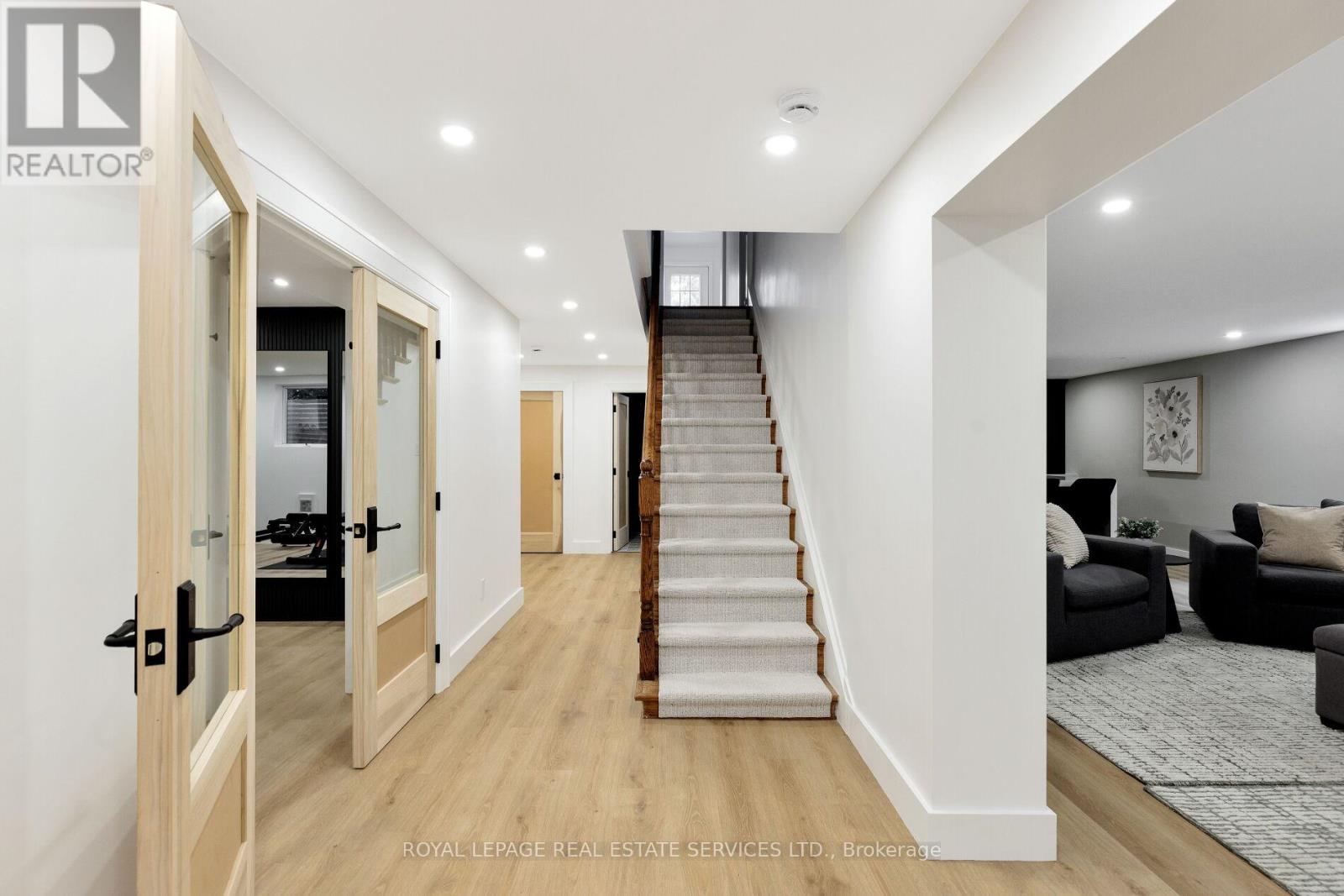 35 Bywood Drive, Toronto (Princess-Rosethorn), Ontario  M9A 1M1 - Photo 32 - W13823470