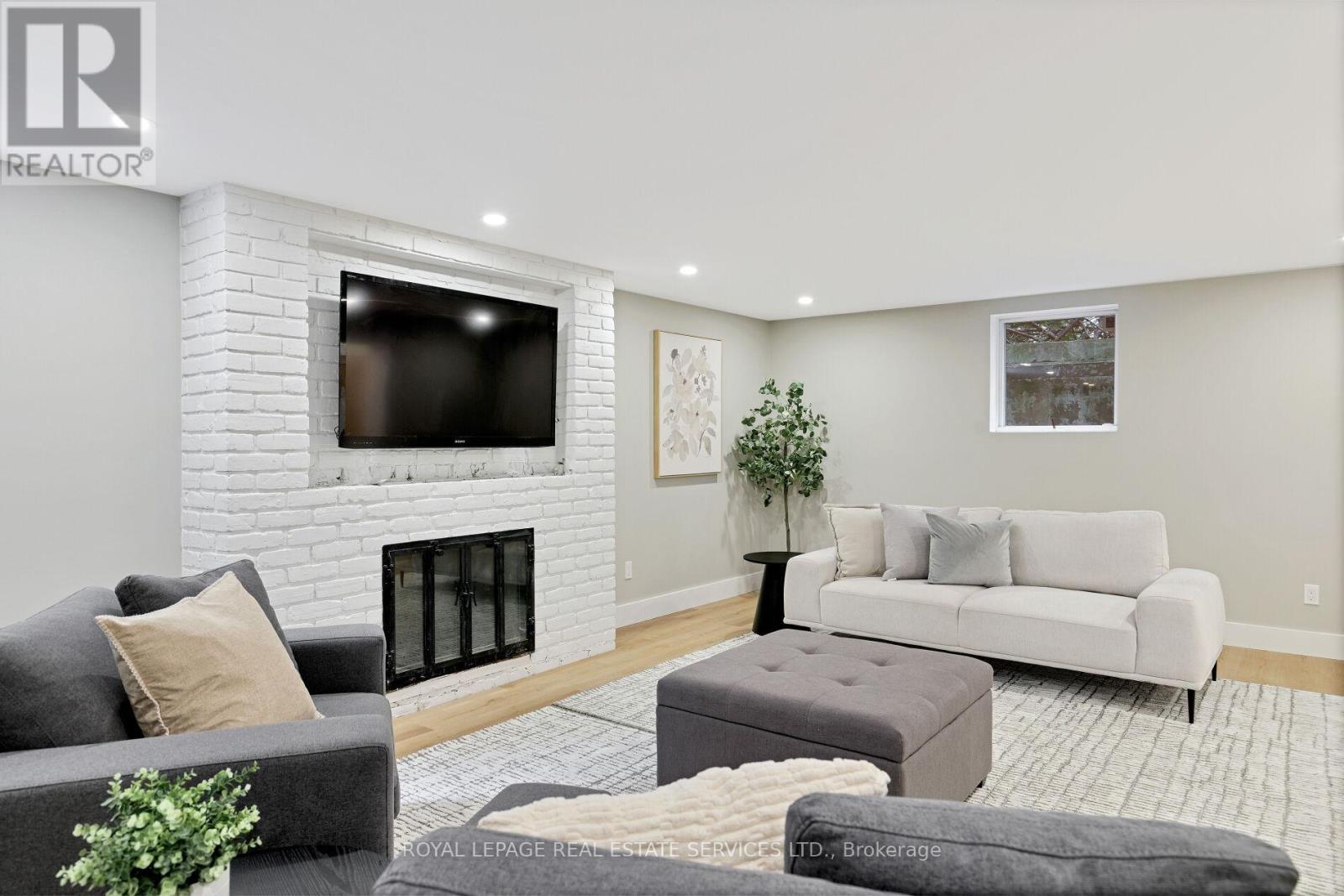 35 Bywood Drive, Toronto (Princess-Rosethorn), Ontario  M9A 1M1 - Photo 34 - W13823470