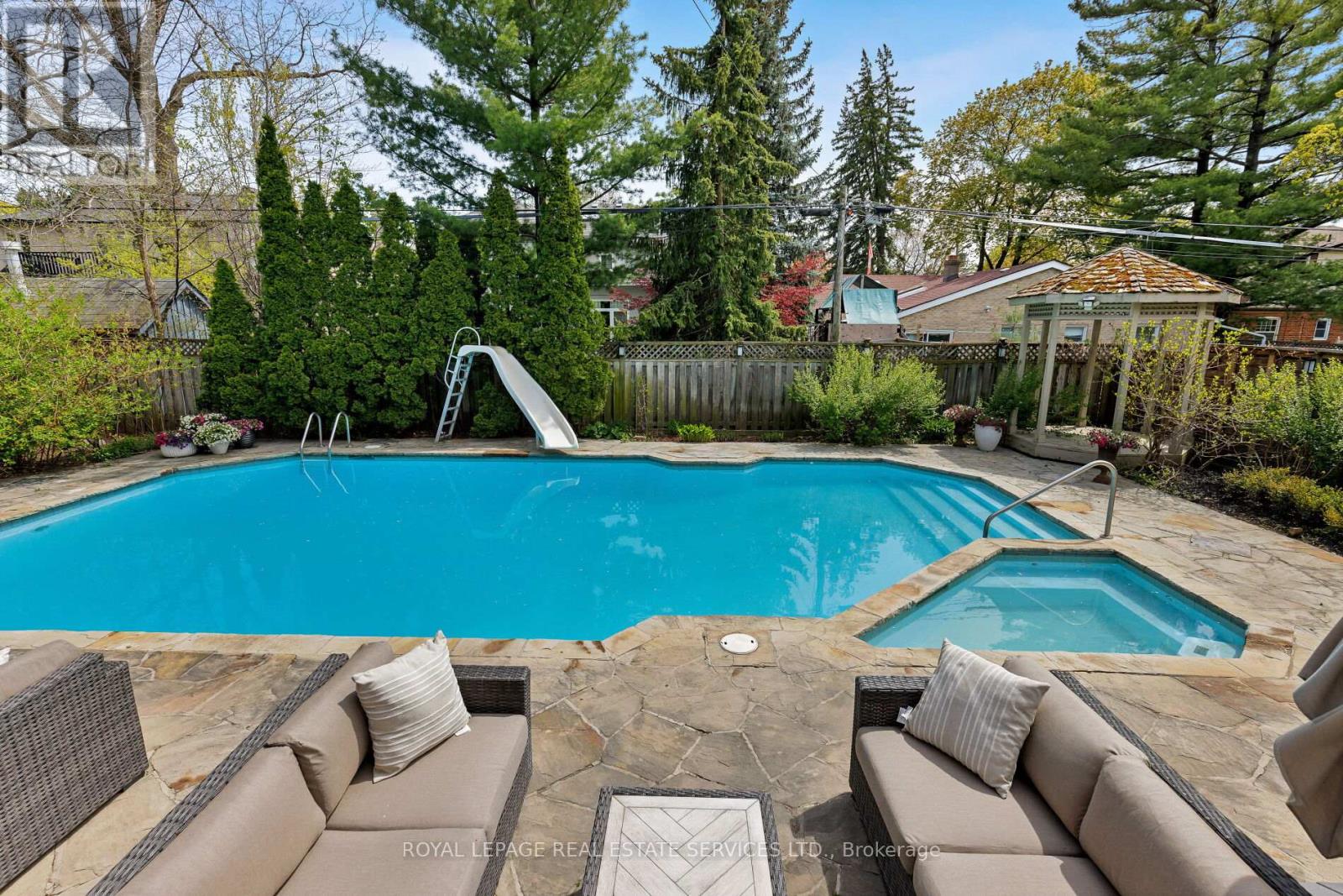 35 Bywood Drive, Toronto (Princess-Rosethorn), Ontario  M9A 1M1 - Photo 43 - W13823470