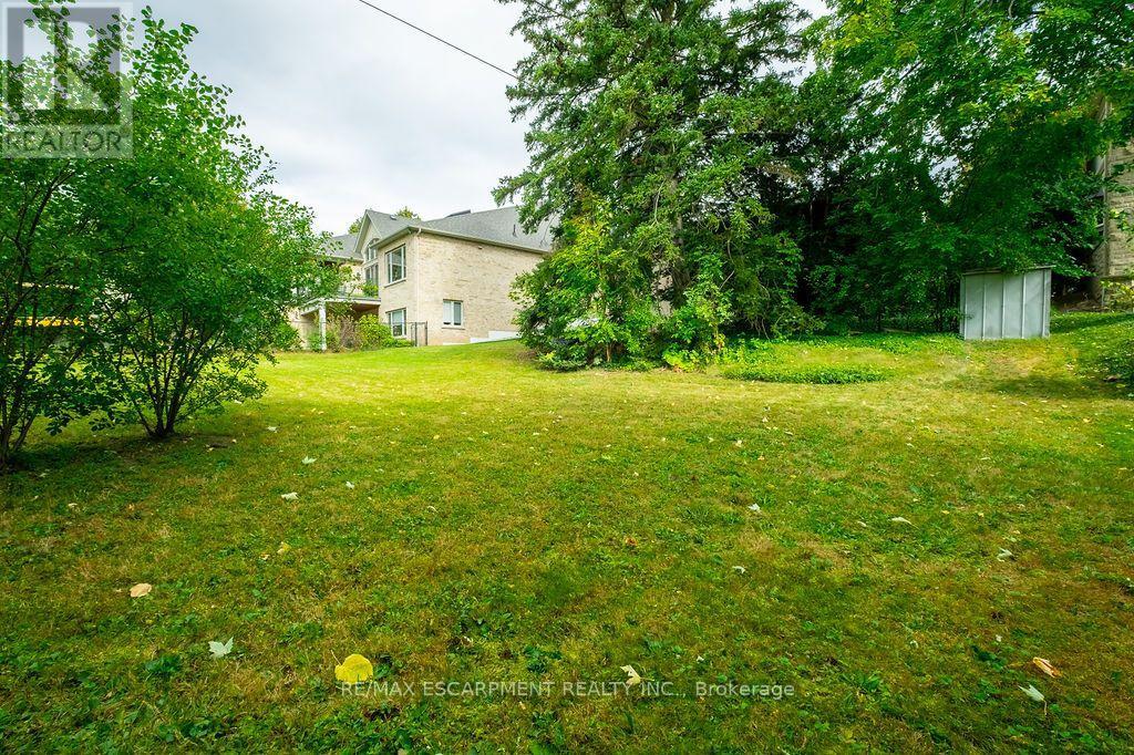 526 Stafford Drive, Oakville, Ontario  L6L 4M5 - Photo 13 - W13823506