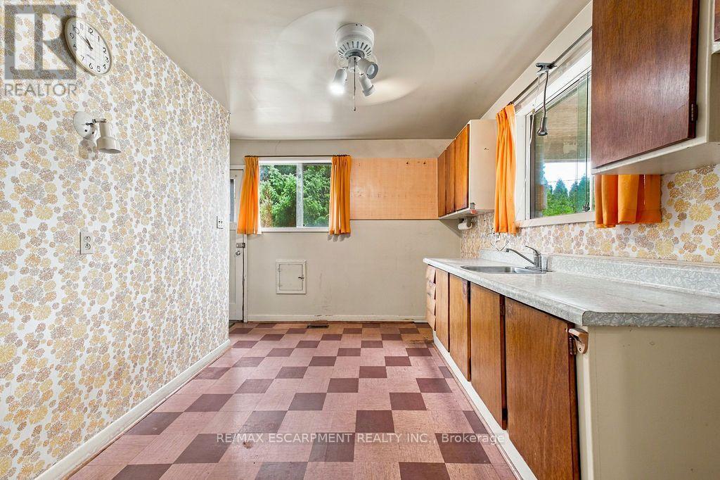 526 Stafford Drive, Oakville, Ontario  L6L 4M5 - Photo 15 - W13823506