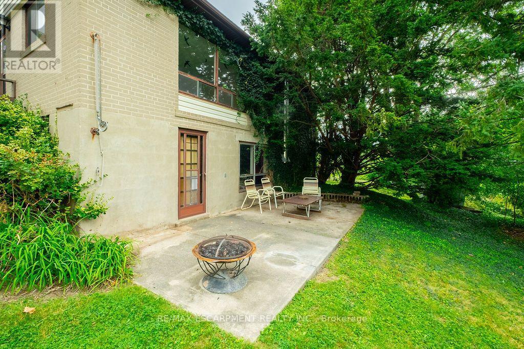 526 Stafford Drive, Oakville, Ontario  L6L 4M5 - Photo 9 - W13823506