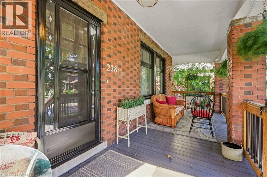 228 Sherman Avenue S, Hamilton, Ontario  L8M 2R3 - Photo 4 - 40866200