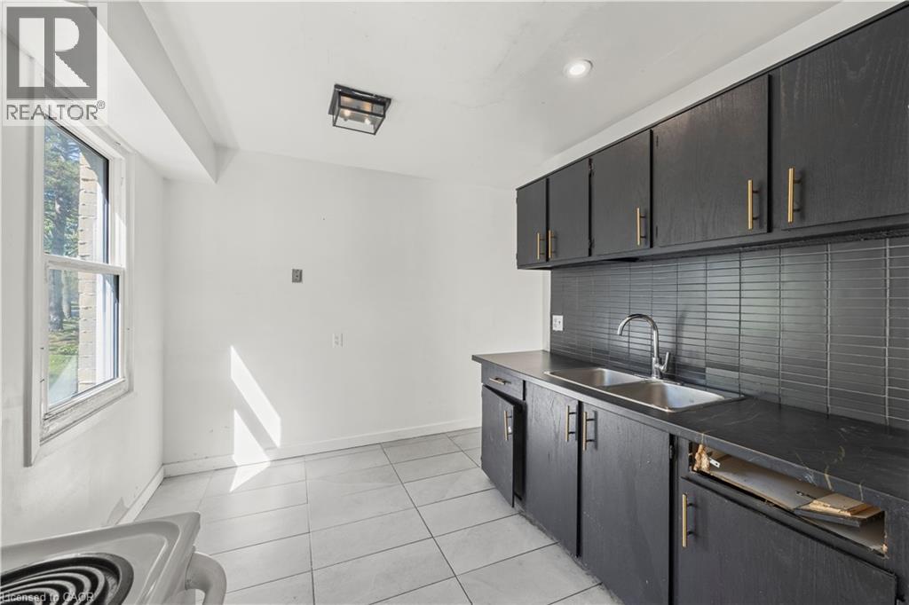 70 Fiddlers Green Road Unit# 74, London, Ontario  N6H 4R4 - Photo 17 - 40865529