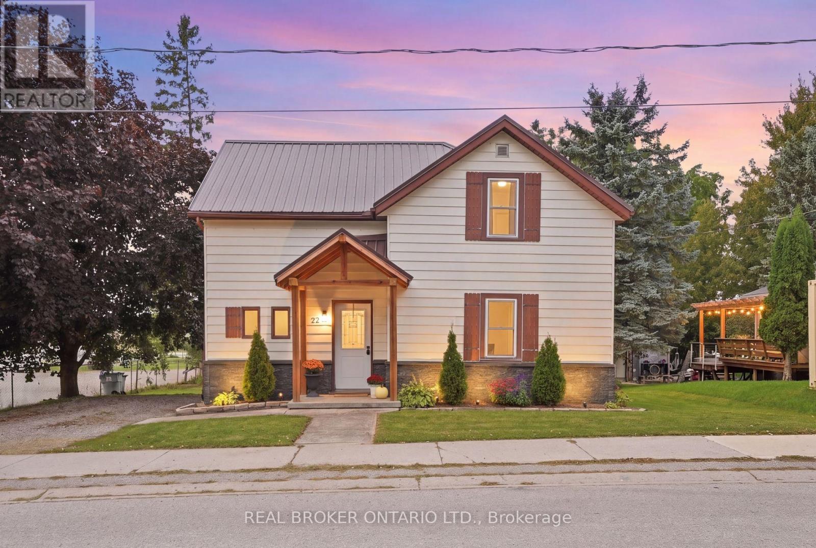 22 TEMPERANCE STREET, Perth East, Ontario
