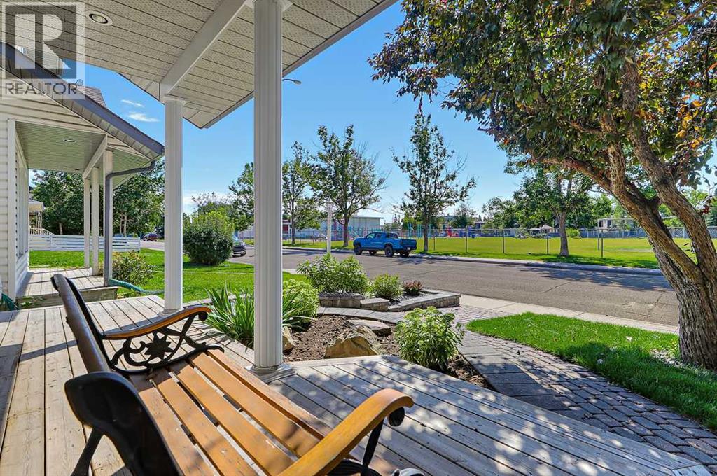 532 54 Avenue SW, Calgary, Alberta  T2V 0C7 - Photo 2 - A2341524