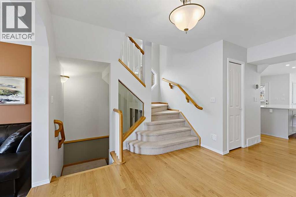 532 54 Avenue SW, Calgary, Alberta  T2V 0C7 - Photo 3 - A2341524