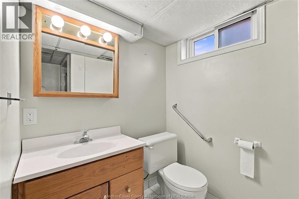 4045 Dougall Avenue, Windsor, Ontario  N9G 1X4 - Photo 27 - 26023497