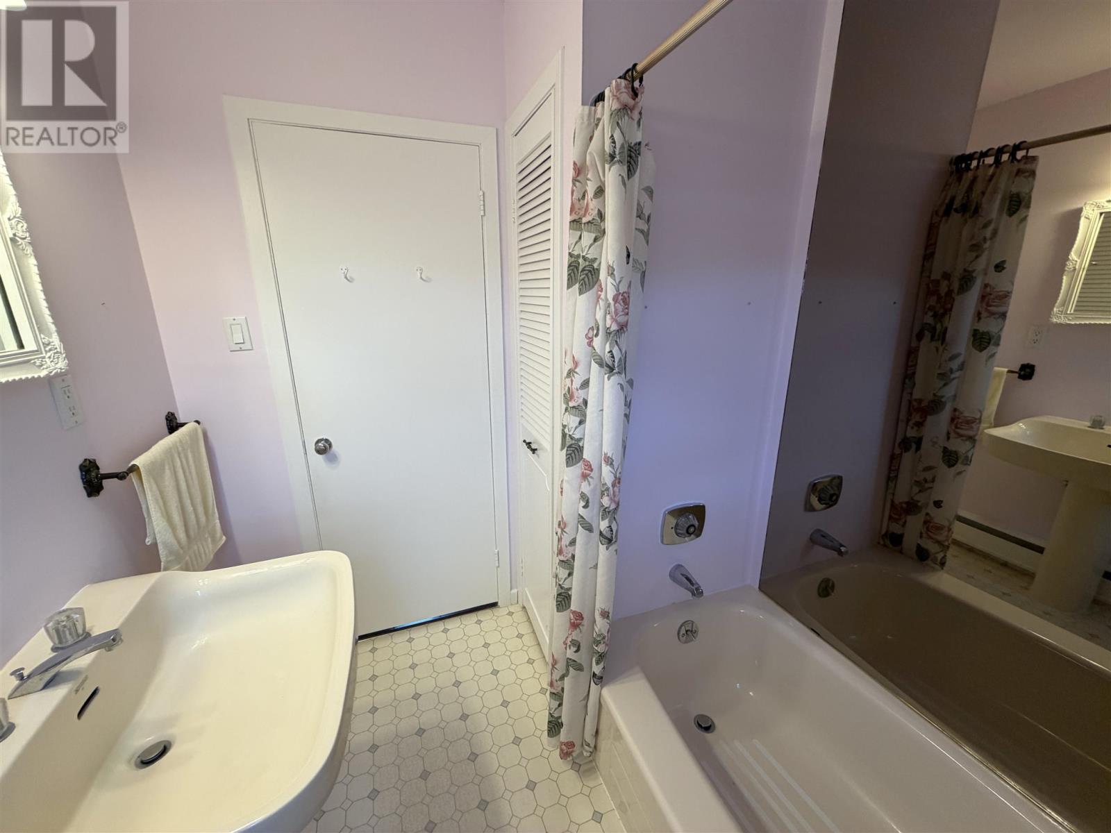 2 Tecumseh Rd, Elliot Lake, Ontario  P5A 1M1 - Photo 18 - SM262666