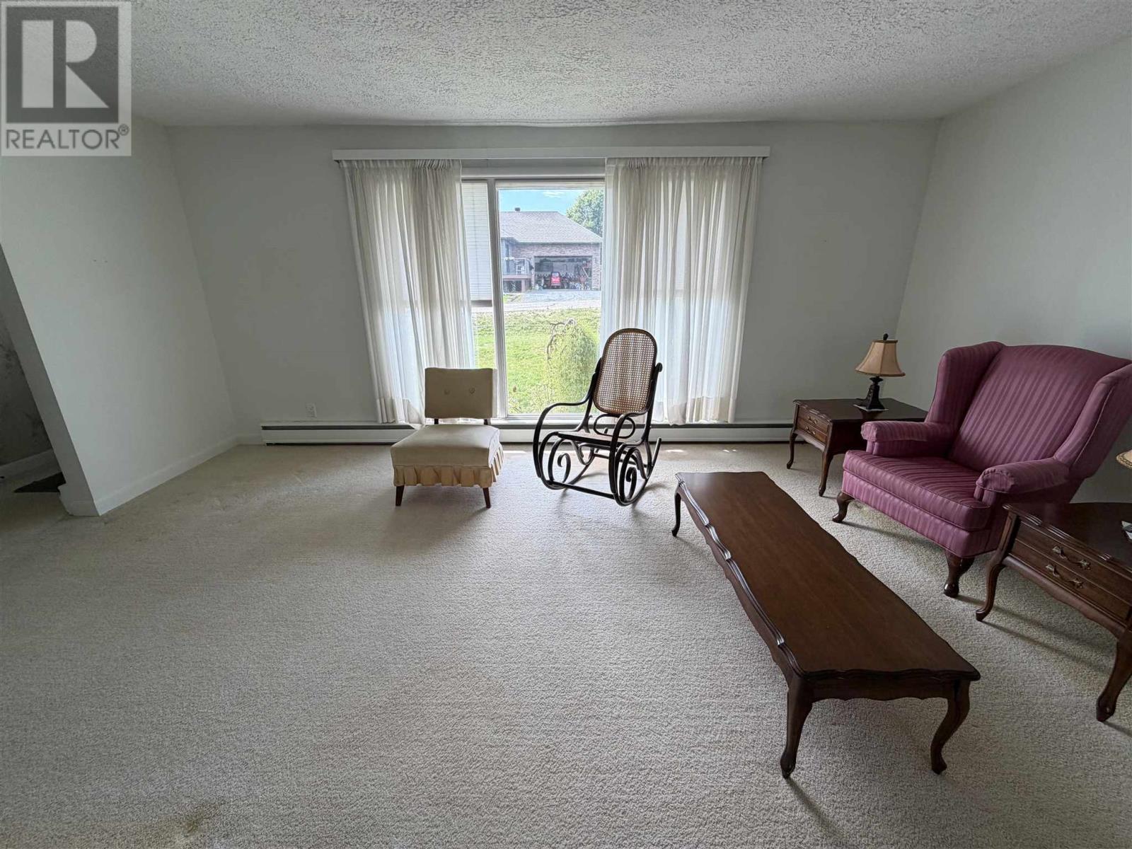 2 Tecumseh Rd, Elliot Lake, Ontario  P5A 1M1 - Photo 6 - SM262666