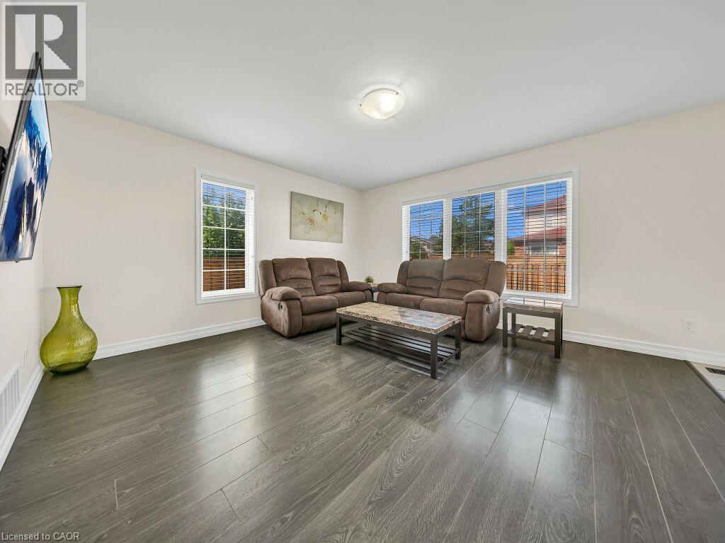39 Baintree Way, Cambridge, Ontario N1T 2H3 - Photo 9 - 40847640