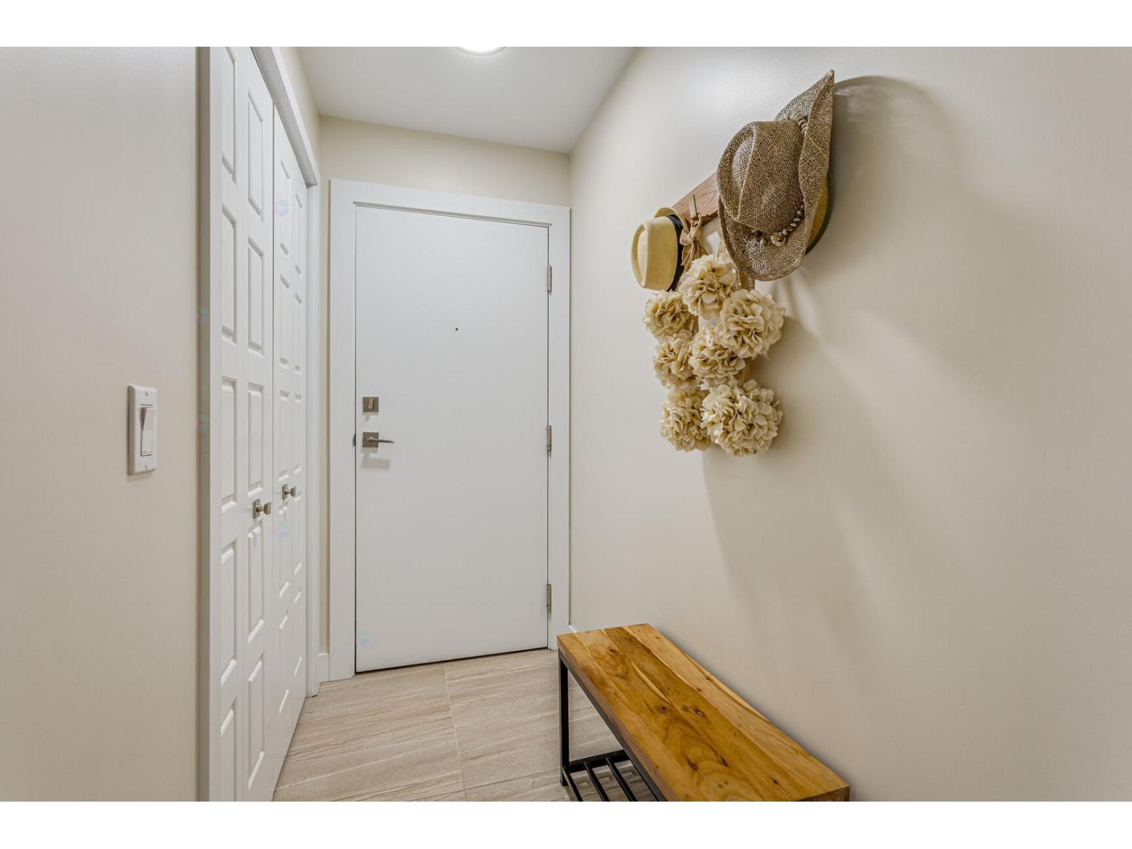 70 Rue Toe-Blake|#206 Vaudreuil-Dorion Quebec Canada J7V3R6 2