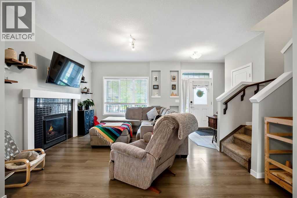 23 Drake Landing Boulevard, Okotoks, Alberta  T1S 0P8 - Photo 2 - A2347810