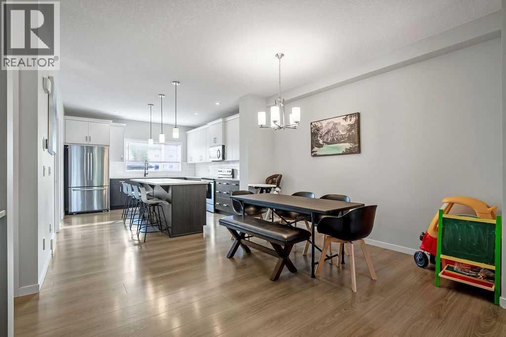 23 Drake Landing Boulevard, Okotoks, Alberta  T1S 0P8 - Photo 4 - A2347810