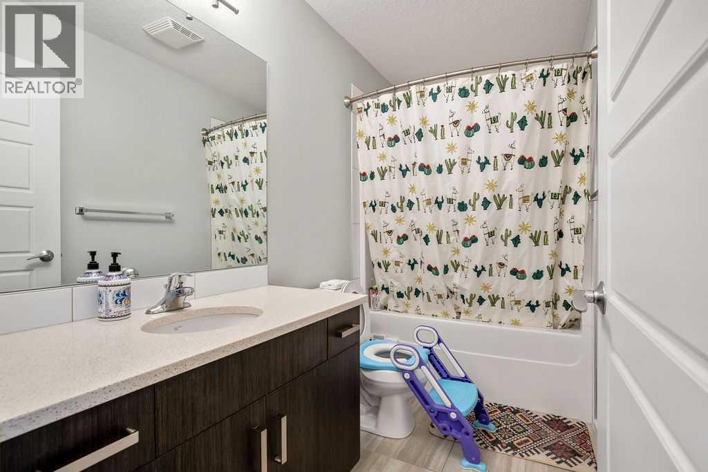 23 Drake Landing Boulevard, Okotoks, Alberta  T1S 0P8 - Photo 12 - A2347810