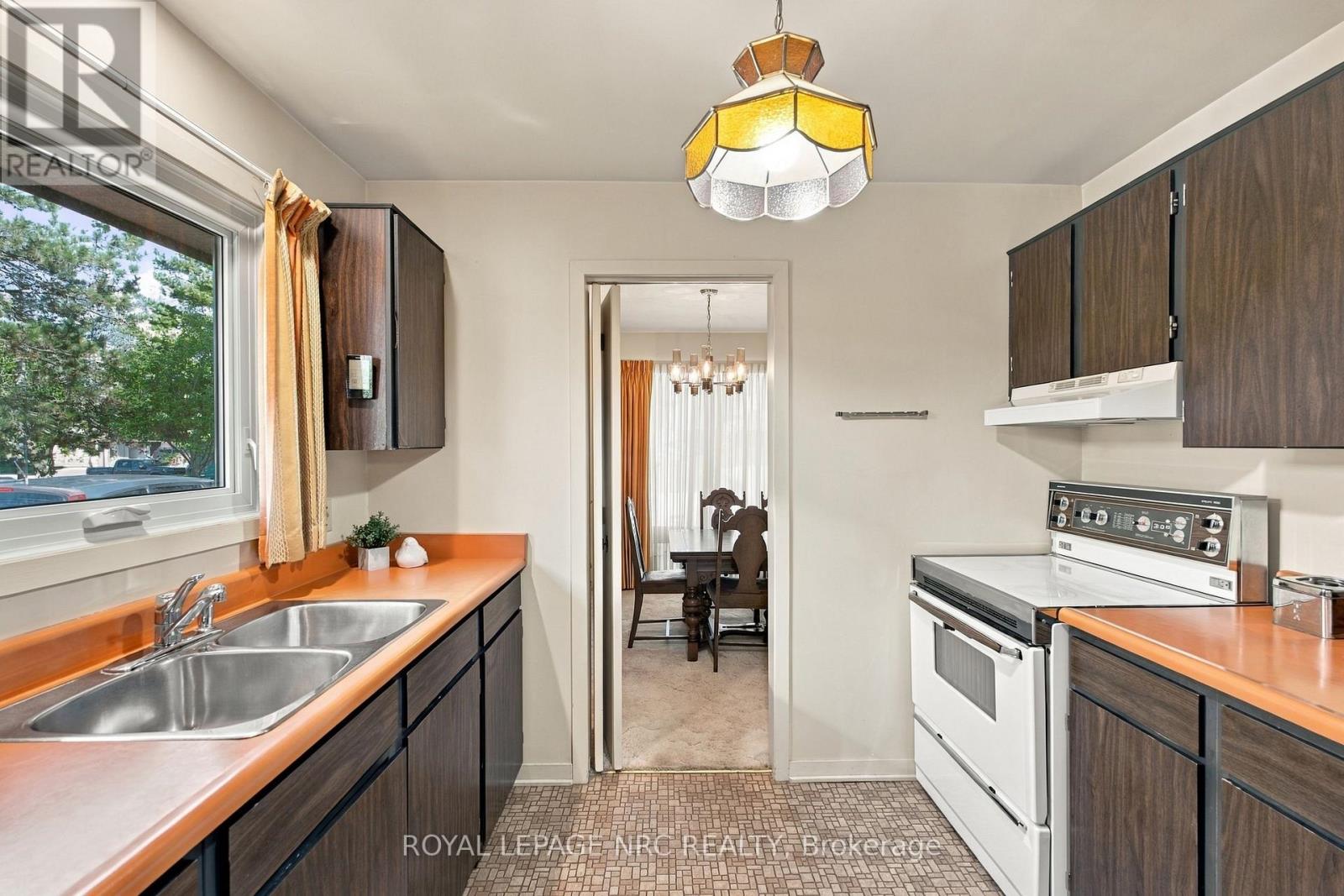 28 The Cedars Street, St. Catharines, Ontario  L2M 2M8 - Photo 11 - X13823572
