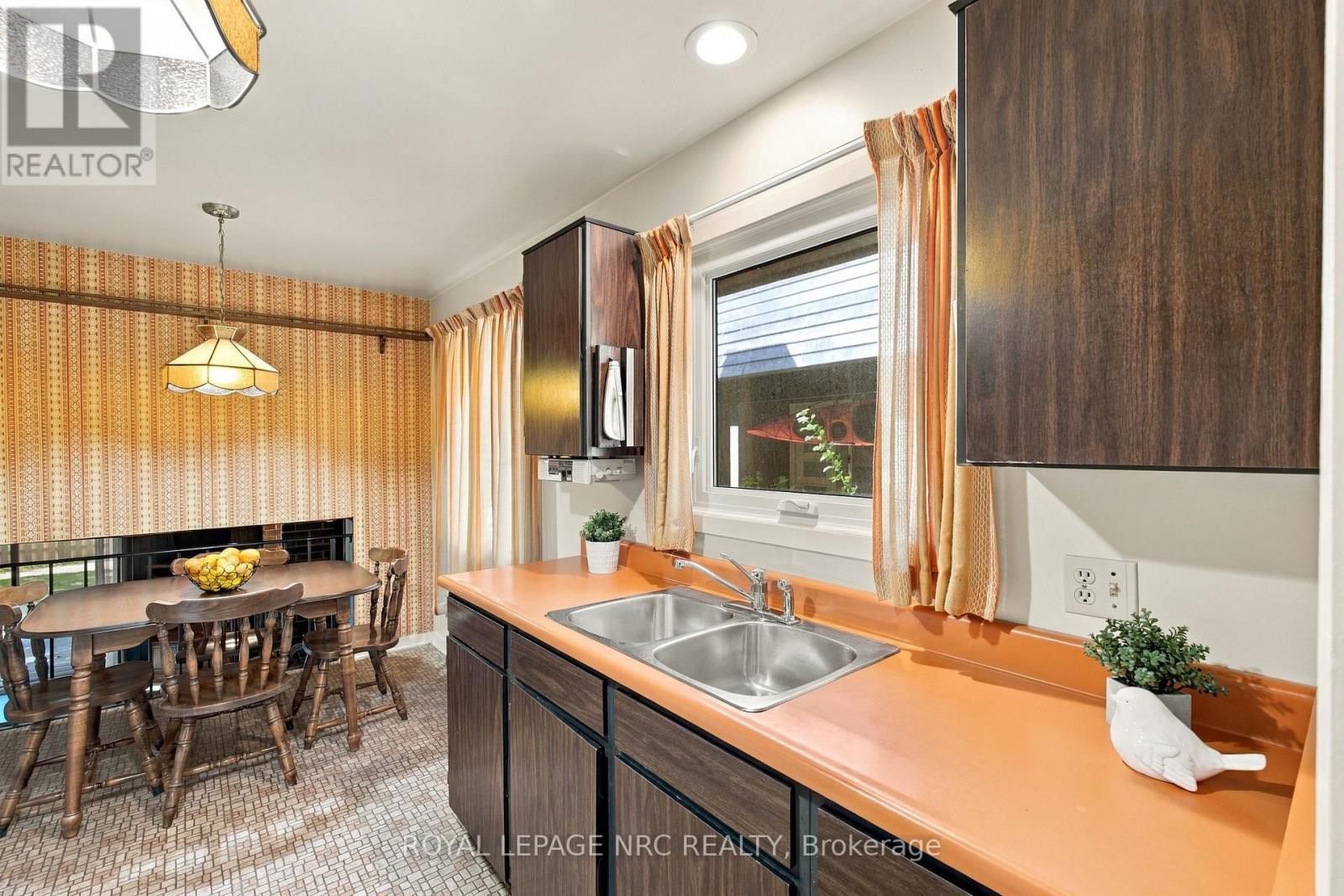 28 The Cedars Street, St. Catharines, Ontario  L2M 2M8 - Photo 14 - X13823572