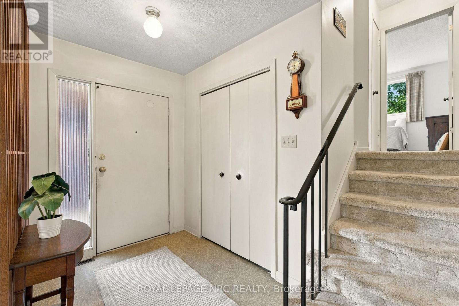 28 The Cedars Street, St. Catharines, Ontario  L2M 2M8 - Photo 4 - X13823572