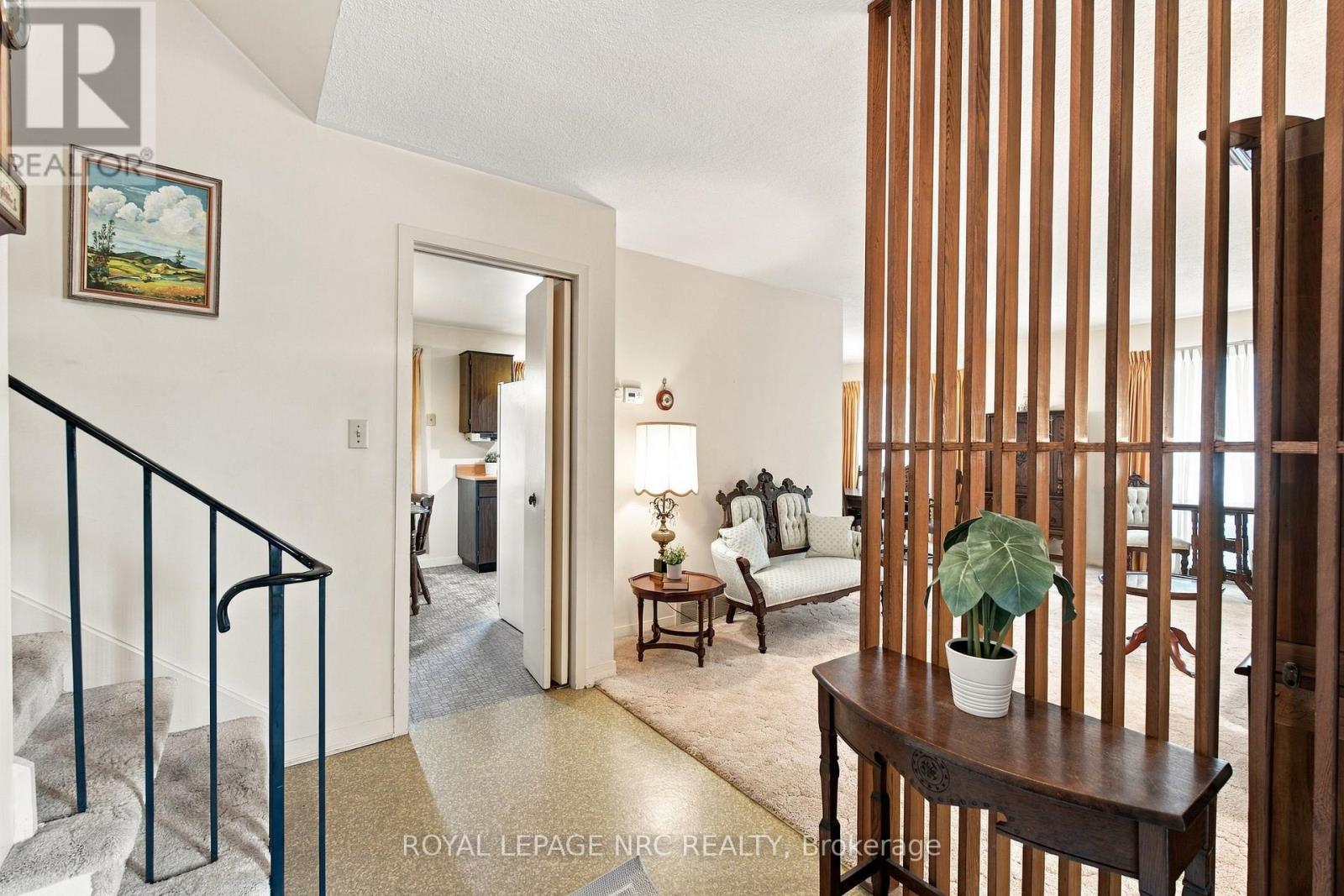 28 The Cedars Street, St. Catharines, Ontario  L2M 2M8 - Photo 5 - X13823572