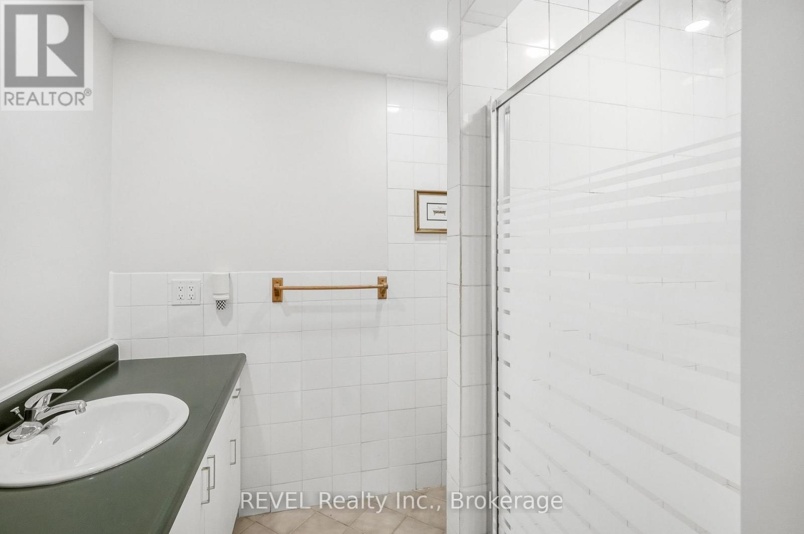 Lower - 6166 Wildrose Crescent, Niagara Falls, Ontario  L2G 7T3 - Photo 14 - X13823720