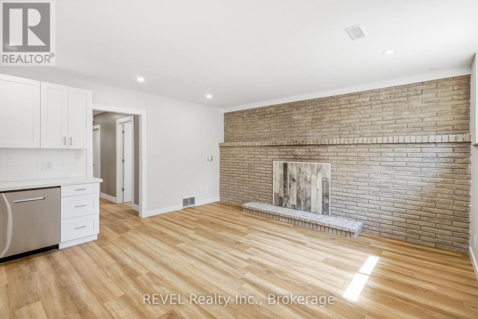 Lower - 6166 Wildrose Crescent, Niagara Falls, Ontario  L2G 7T3 - Photo 2 - X13823720