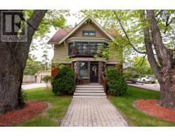 34 WINNIPEG AVENUE, Thunder Bay, Ontario