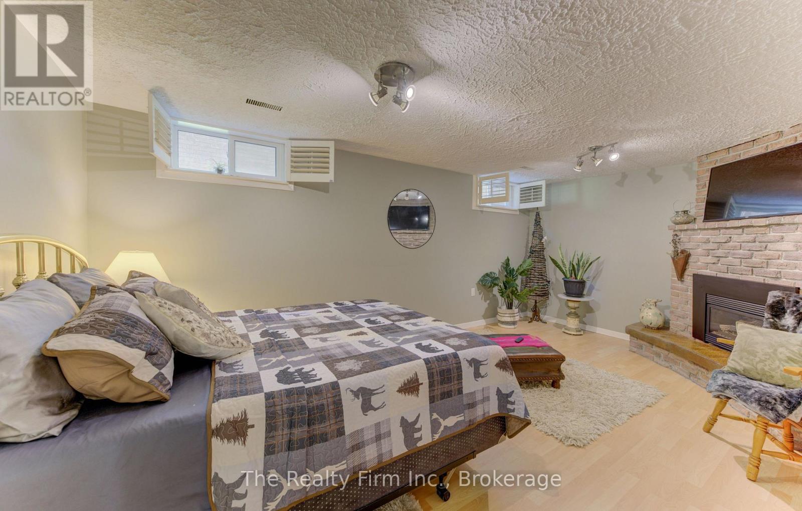 218 Forestwood Drive, Kitchener, Ontario  N2N 1B9 - Photo 35 - X13823618